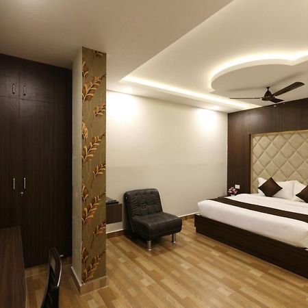 Hotel Rich Inn Chennai Esterno foto